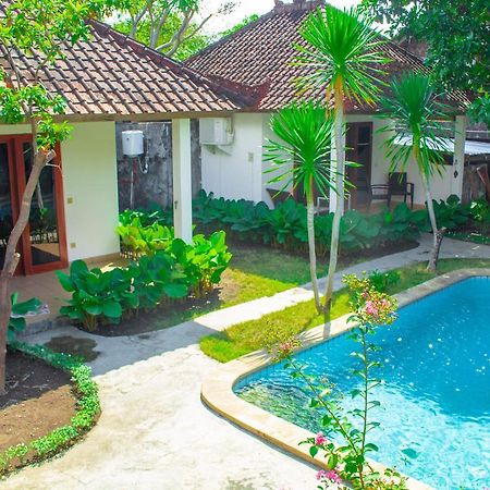 Ocean Sun Homestay Tulamben Buitenkant foto